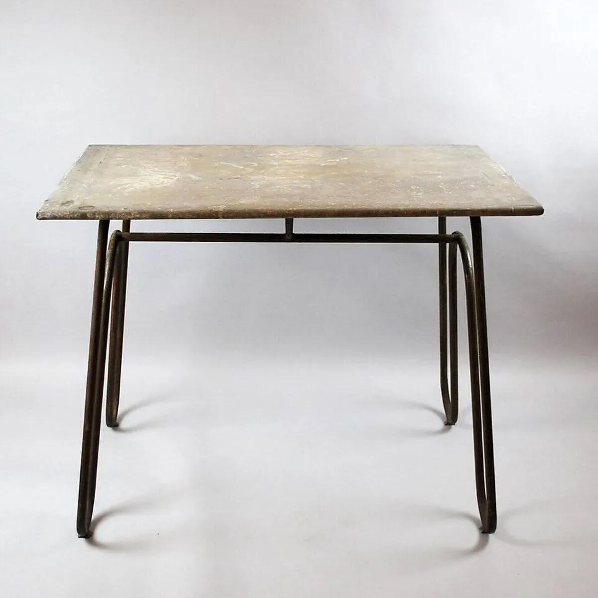 Illustration numéro 2 du produit Vintage indoor/outdoor Florist Table 1950s