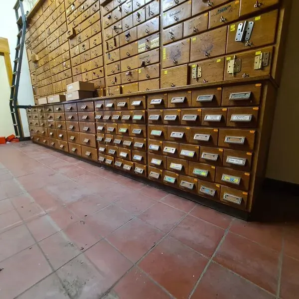 Illustration numéro 2 du produit Meuble de métier