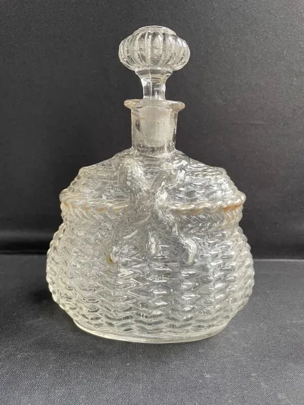 Illustration numéro 2 du produit Carafe à liqueur - verre satiné moulé pressé (1882 à 1908)- legras pour guilloteaux