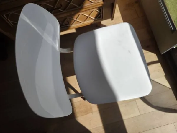 Illustration numéro 2 du produit Chaise Revolt Friso Kramer