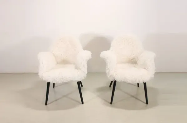 Illustration numéro 2 du produit 2 chaises Vitra Organic de Charles Eames et Eero Saarinen