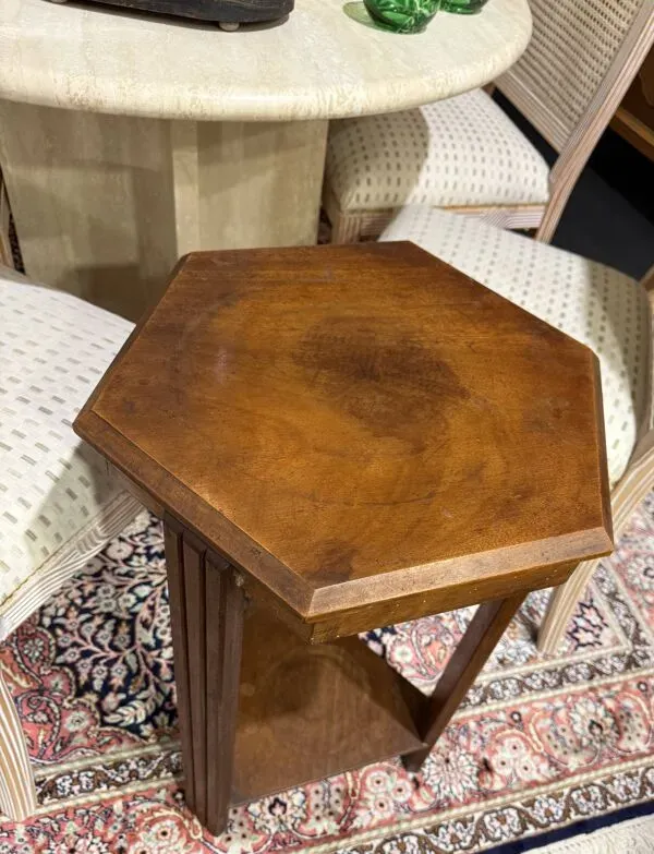 Illustration numéro 2 du produit Tablette de couture