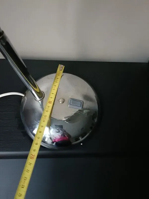 Illustration numéro 2 du produit Lampe de bureau flexible chrome 40'