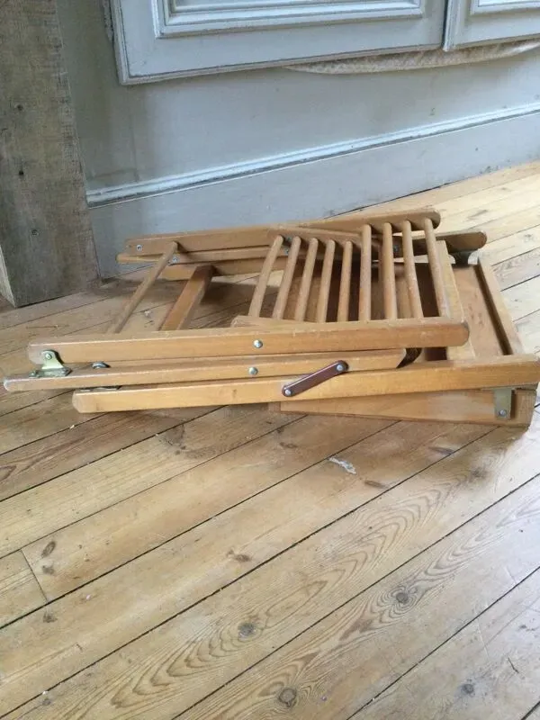 Illustration numéro 2 du produit Bureau d’écolier année 80