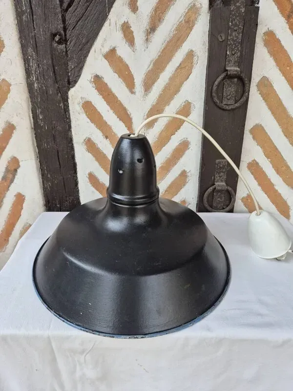 Illustration numéro 2 du produit Suspension gamelle lampe industrielle lustre