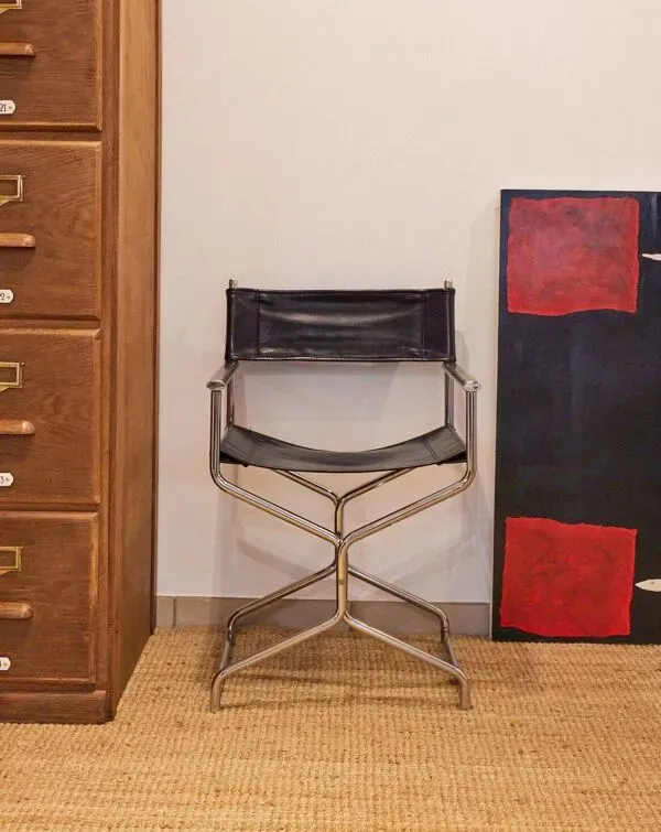 Illustration numéro 2 du produit Fauteuil cantilever pliant en métal tubulaire