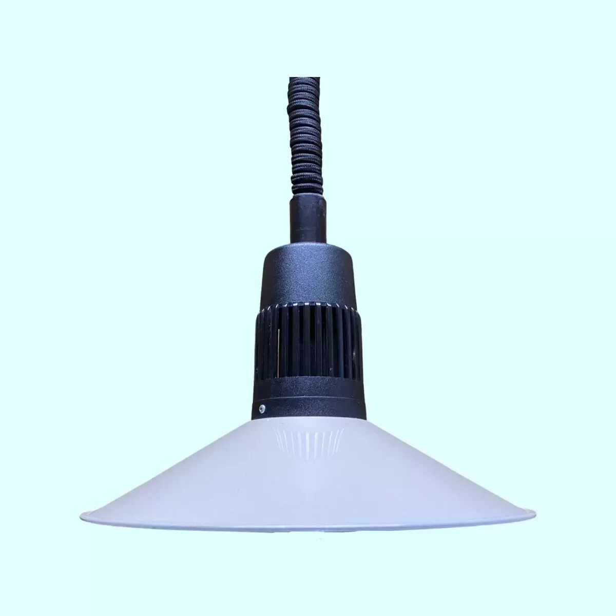 Illustration numéro 2 du produit Suspension rétro danoise design des années 70 avec suspension de couleur crème blanche avec système rolly réglable   Industriel