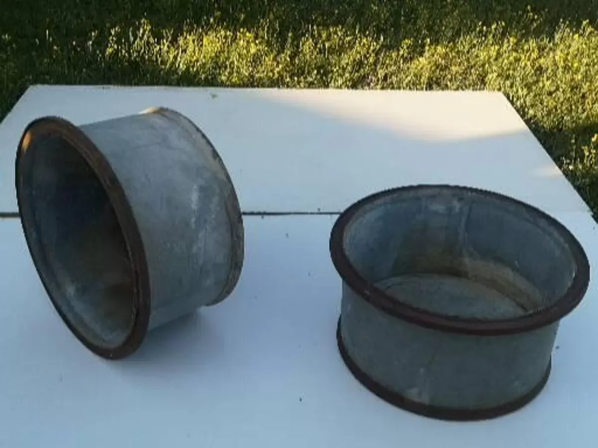 Illustration numéro 2 du produit Paire de jardinières industrielle