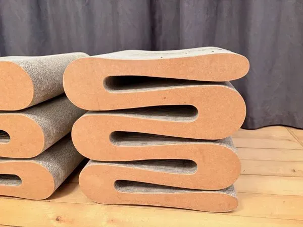 Illustration numéro 2 du produit Pair of Wiggle Stools by Frank Gehry, Vitra, 1990s