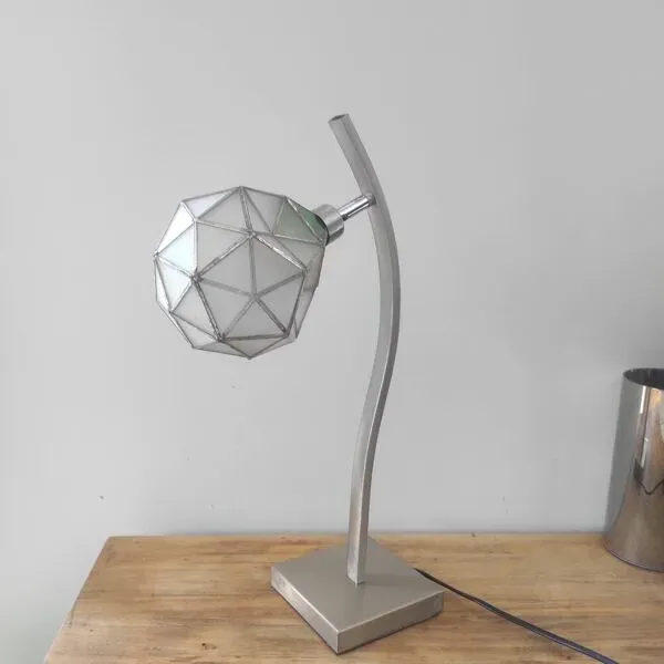 Illustration numéro 2 du produit Lampe à poser