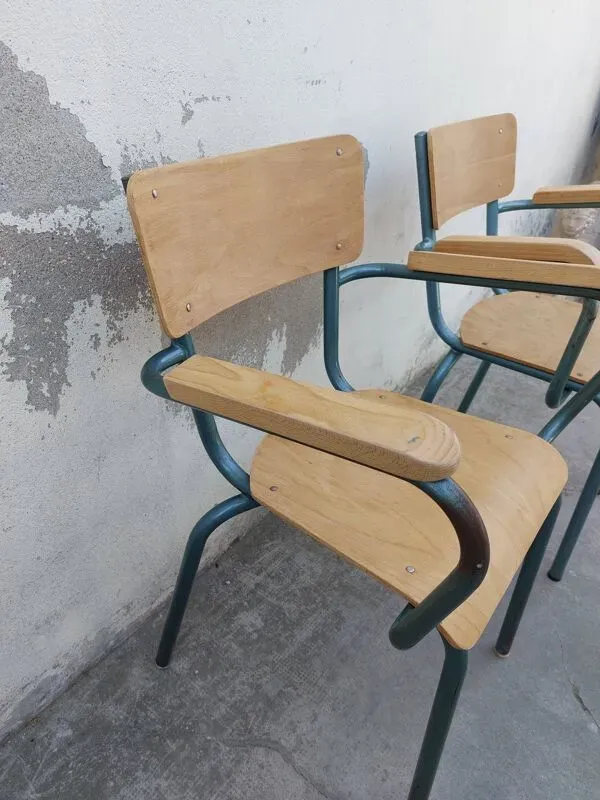 Illustration numéro 2 du produit Paire de fauteuils de maître d'école