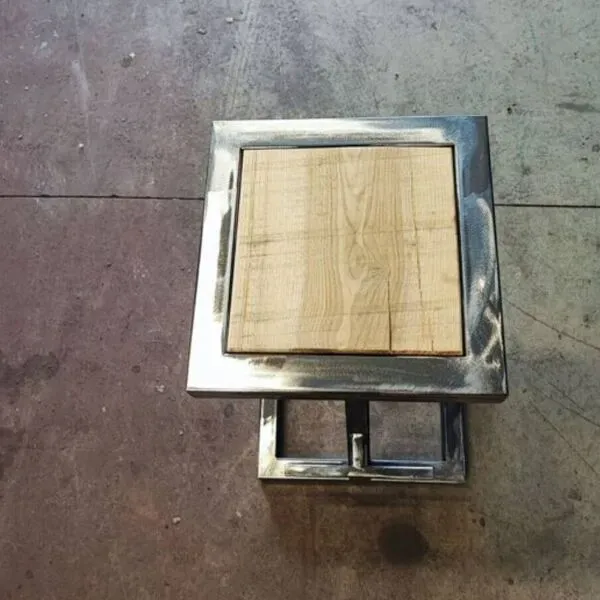 Illustration numéro 2 du produit Tabouret de bar industriel