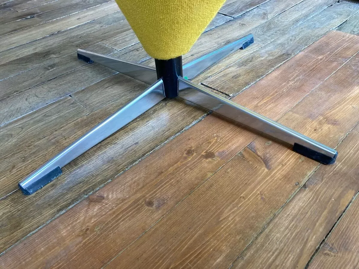 Illustration numéro 2 du produit Fauteuil modèle ''cone chair'' Verner Panton (1926-1998)