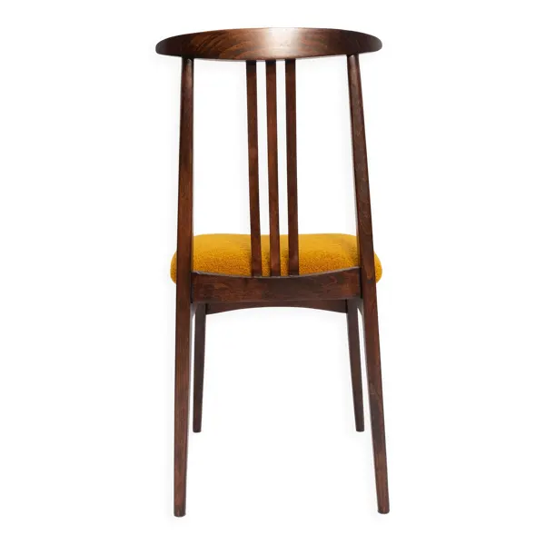 Illustration numéro 2 du produit Chaise en hêtre avec revêtement bouclé ocre de style milieu du siècle, M. Zielinski, Europe, 1960s
