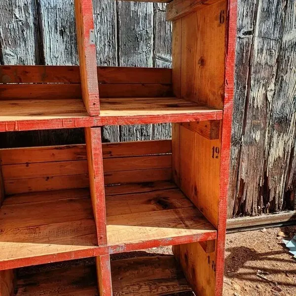 Illustration numéro 2 du produit Meuble de métier à casiers