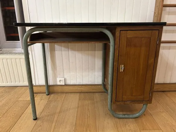 Illustration numéro 2 du produit Bureau industriel/école