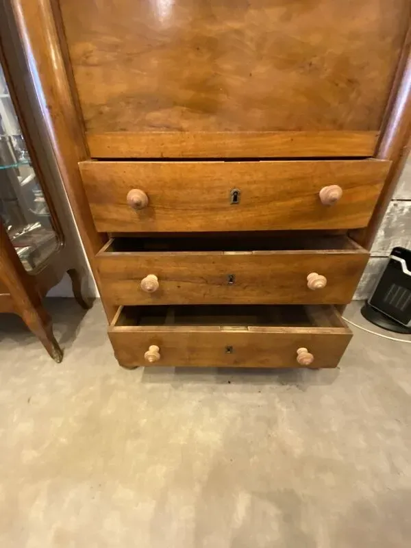 Illustration numéro 2 du produit Secretaire style louis xvi en noyer fin xixeme avec tiroirs