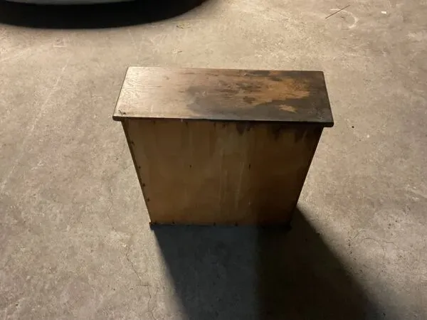 Illustration numéro 2 du produit Vitrine école bois vintage