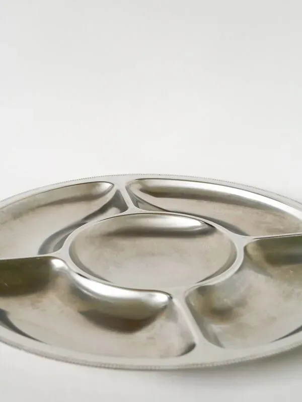 Illustration numéro 2 du produit Grand plat à compartiments rond en acier chromé, Couzon, Design, 1970 - 35