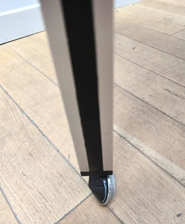 Illustration numéro 2 du produit Bureau industriel TFM