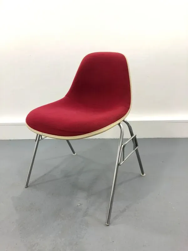 Illustration numéro 2 du produit Chaise en fibre de verre par Charles & Ray Eames pour Vitra, années 1960