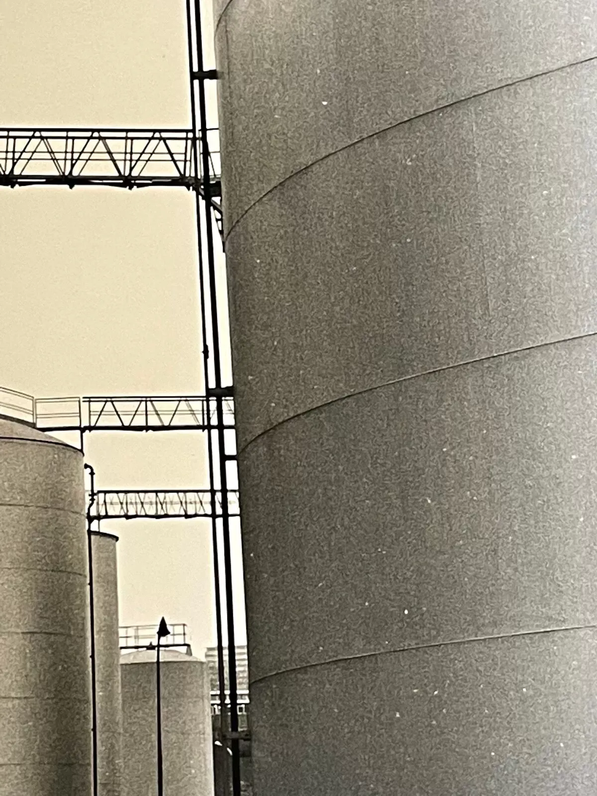 Illustration numéro 2 du produit Photographie tirage argentique noir et blanc circa 1970 industrialisation