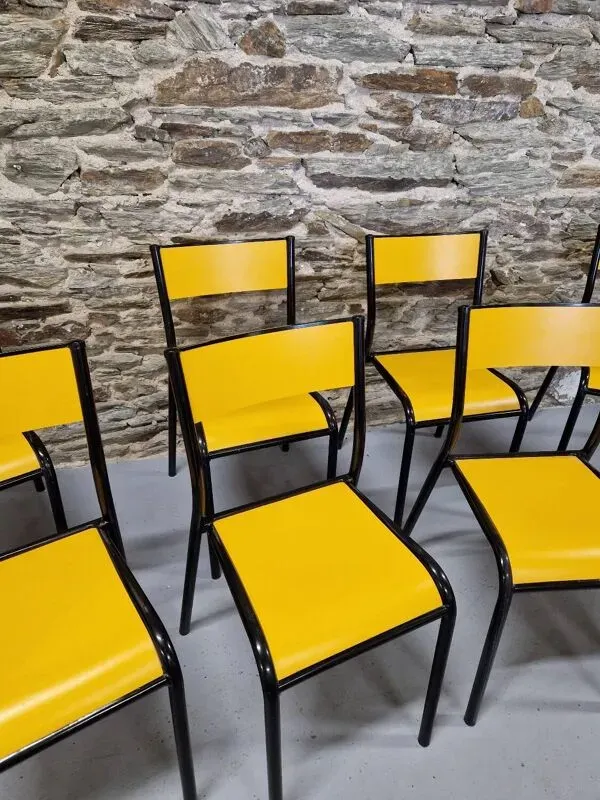 Illustration numéro 2 du produit Lot de 8 chaises jaunes mullca 510