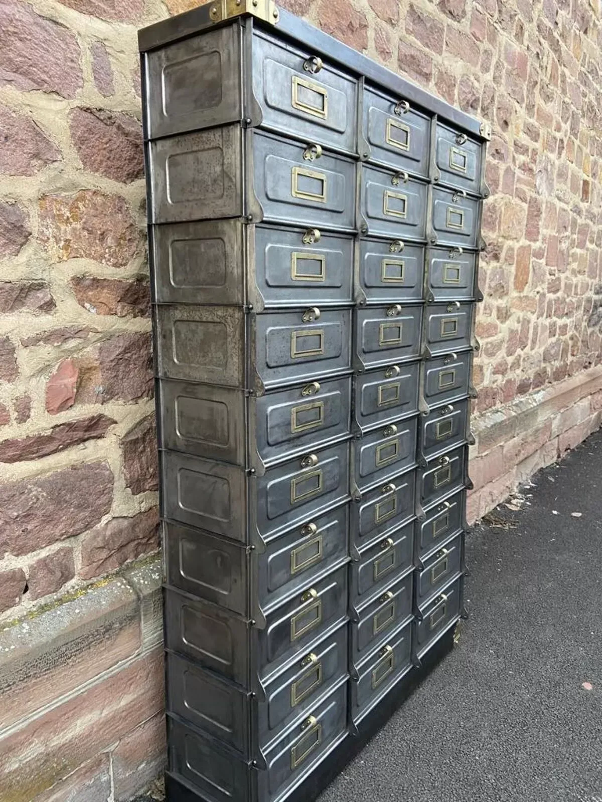 Illustration numéro 2 du produit Meuble d'Archivage industriel 30 clapets Strafor 1920s