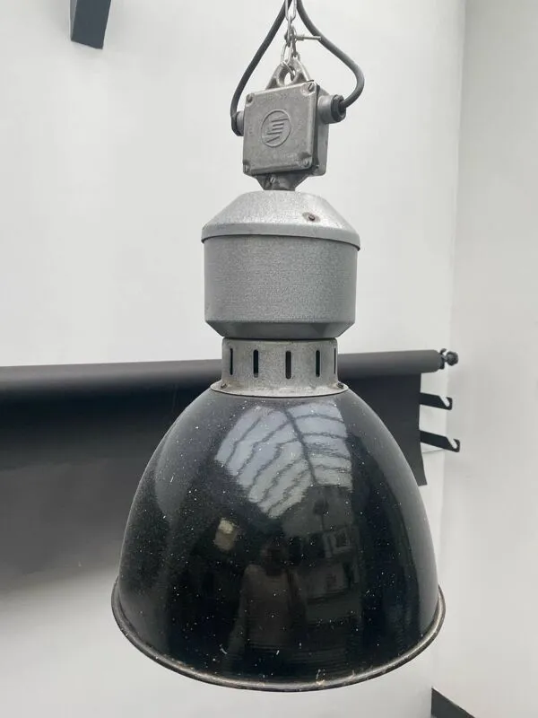 Illustration numéro 2 du produit lampe industrielle, fabriquée par Elektrosvit da