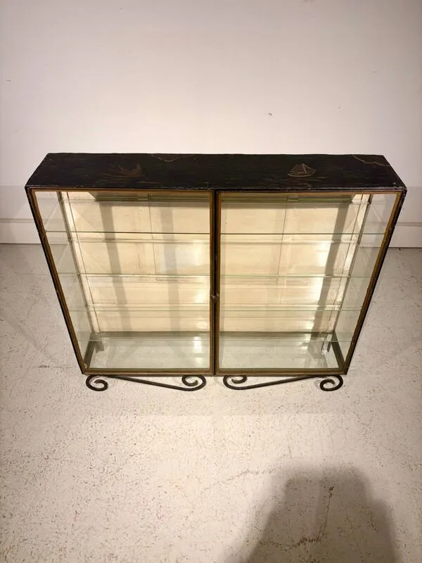 Illustration numéro 2 du produit Vitrine double vintage métal et verre années 50/60 – esprit industriel