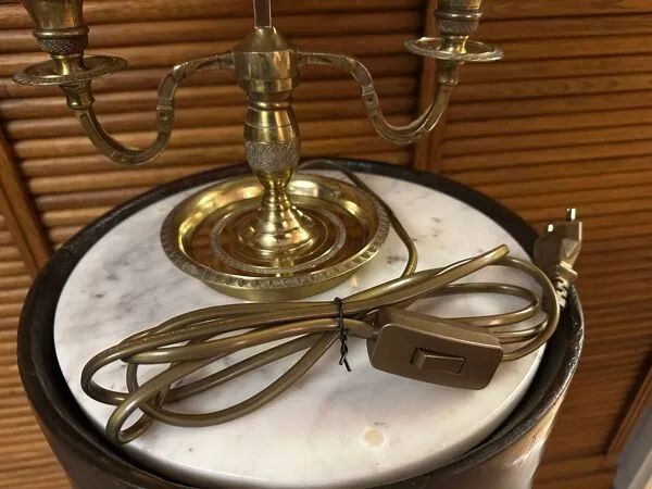 Illustration numéro 2 du produit Lampe bouillotte de style Empire en laiton et tôle verte - Électricité