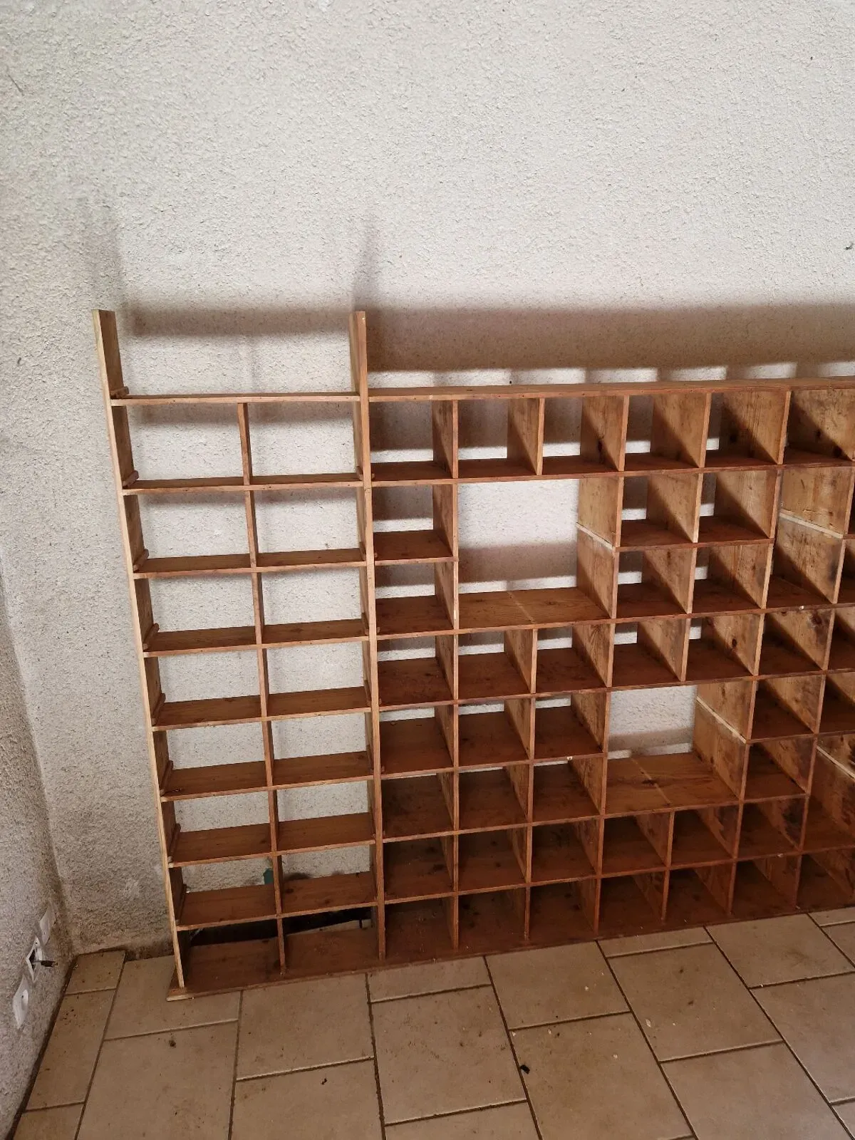 Illustration numéro 2 du produit Grand meuble de métier en bois