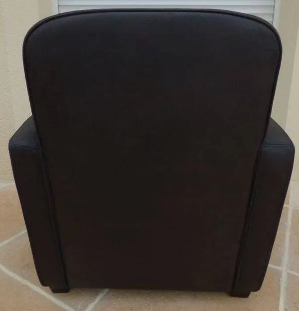 Illustration numéro 2 du produit Fauteuil club en cuir noir gris - Très bon état