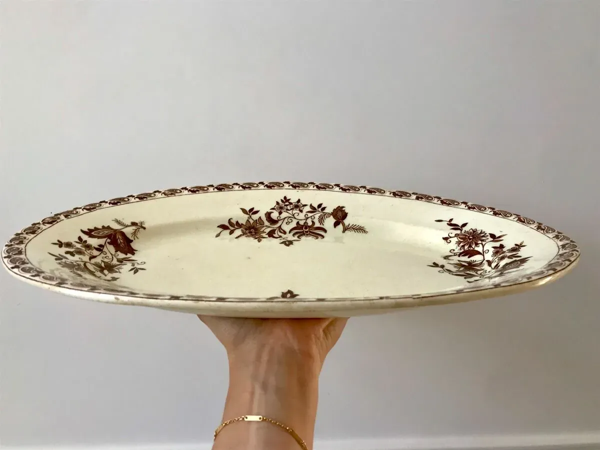 Illustration numéro 2 du produit Plat en Terre de Fer XXème