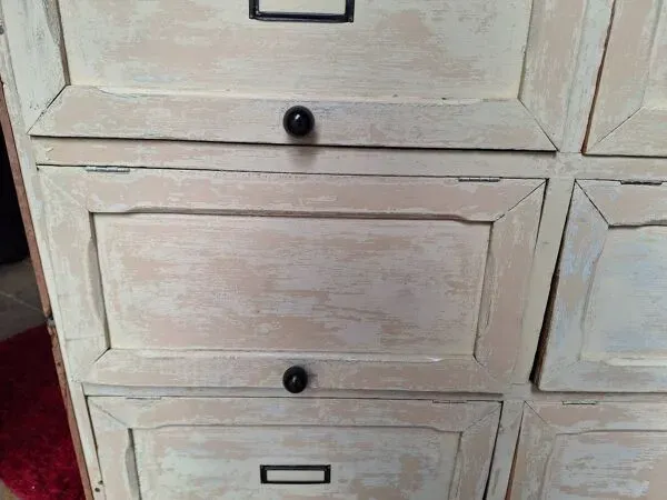 Illustration numéro 2 du produit Meuble d'atelier à clapets