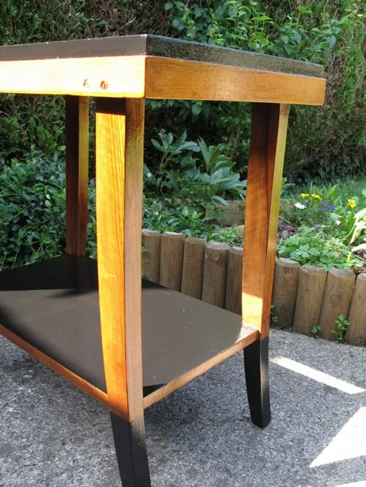 Illustration numéro 2 du produit Table d'appoint