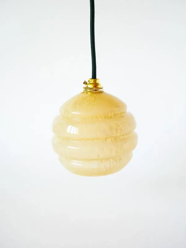 Illustration numéro 2 du produit Petite suspension boule en verre de Clichy, Jaune, 1930