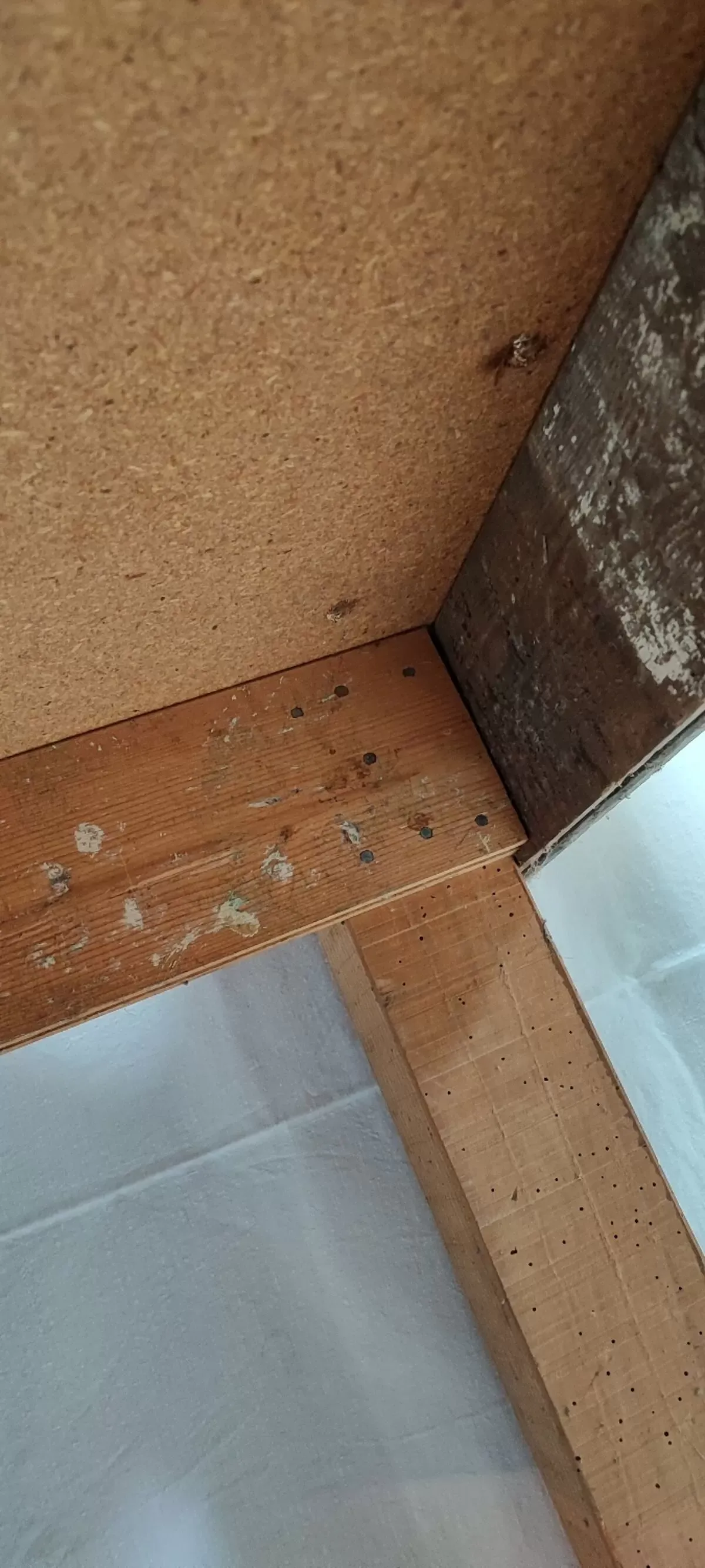 Illustration numéro 2 du produit Établi en bois vintage