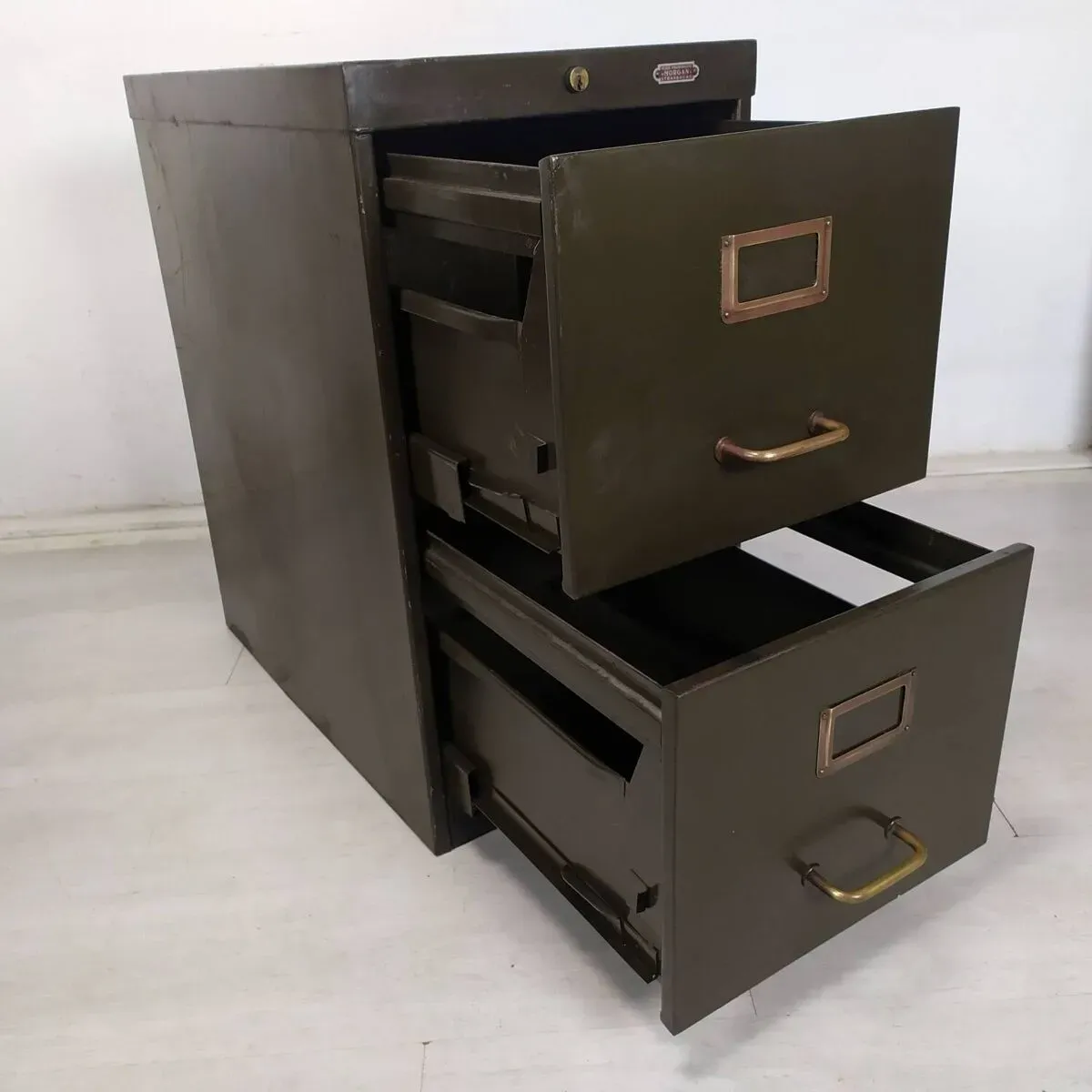 Illustration numéro 2 du produit Meuble classeur industriel