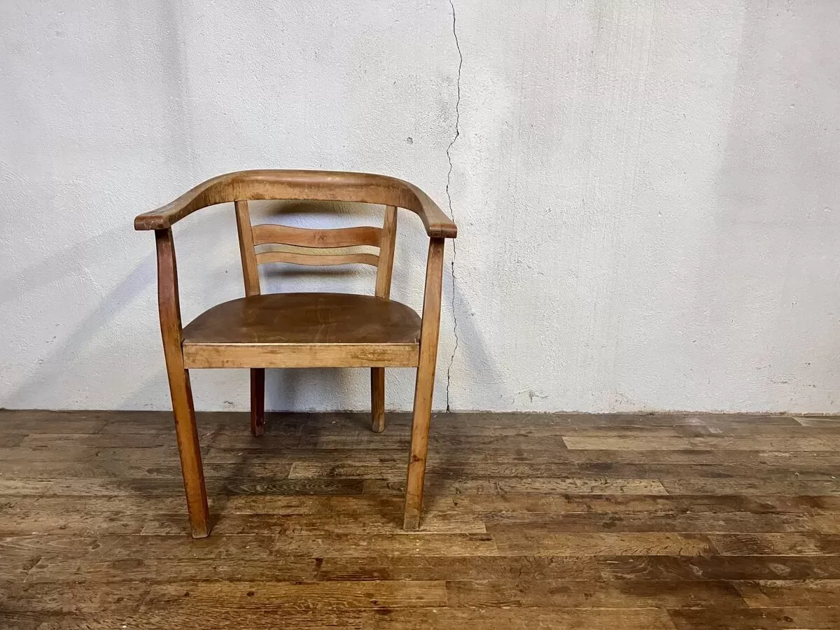 Illustration numéro 2 du produit Fauteuil vintage en hêtre