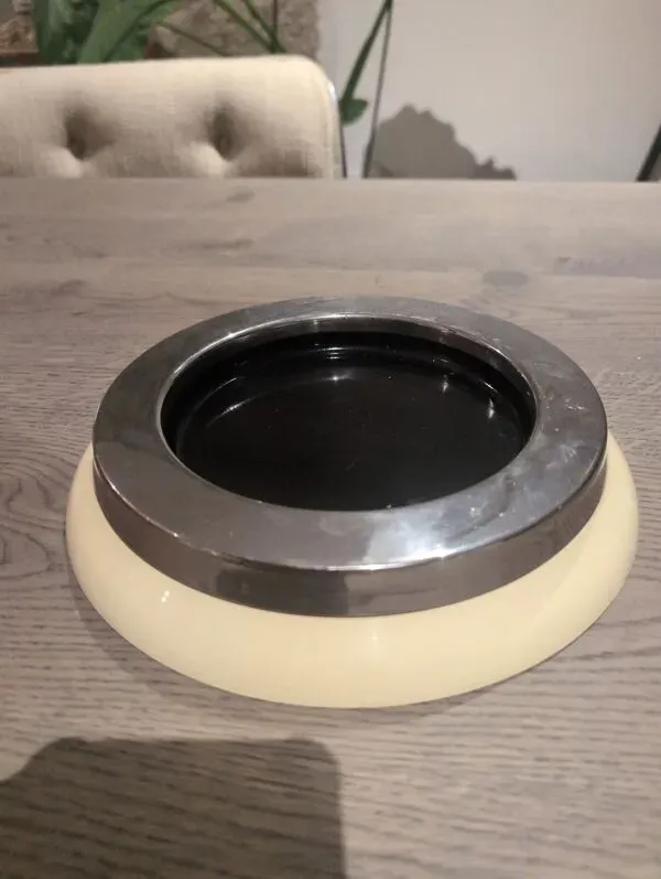 Illustration numéro 2 du produit Vide poche cendrier Kartell par Sergio Asti