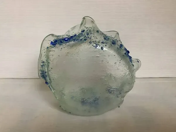 Illustration numéro 2 du produit Vide poche mouchoir en verre