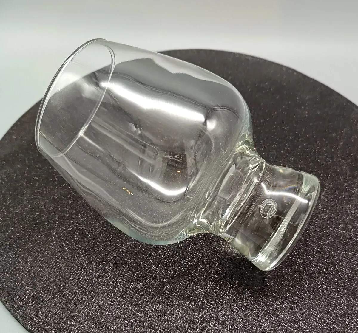 Illustration numéro 2 du produit 6 verres modèle ''fjord'' de durobor transparent pied avec bulle vintage