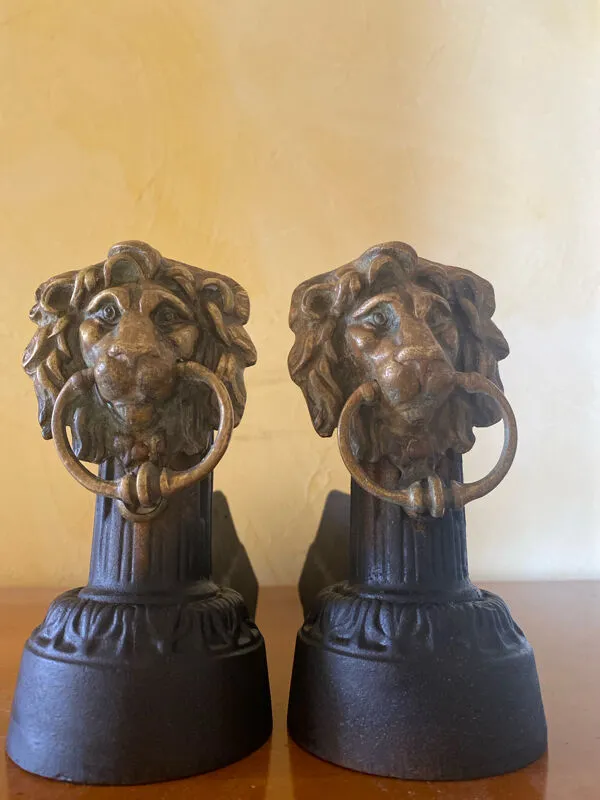 Illustration numéro 2 du produit Paire de chenets en fonte, 1900-1910