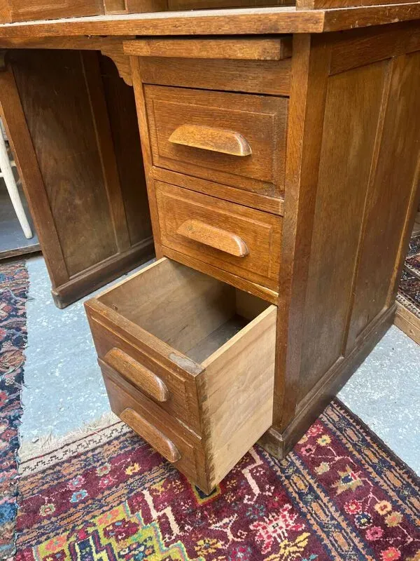 Illustration numéro 2 du produit Bureau américain