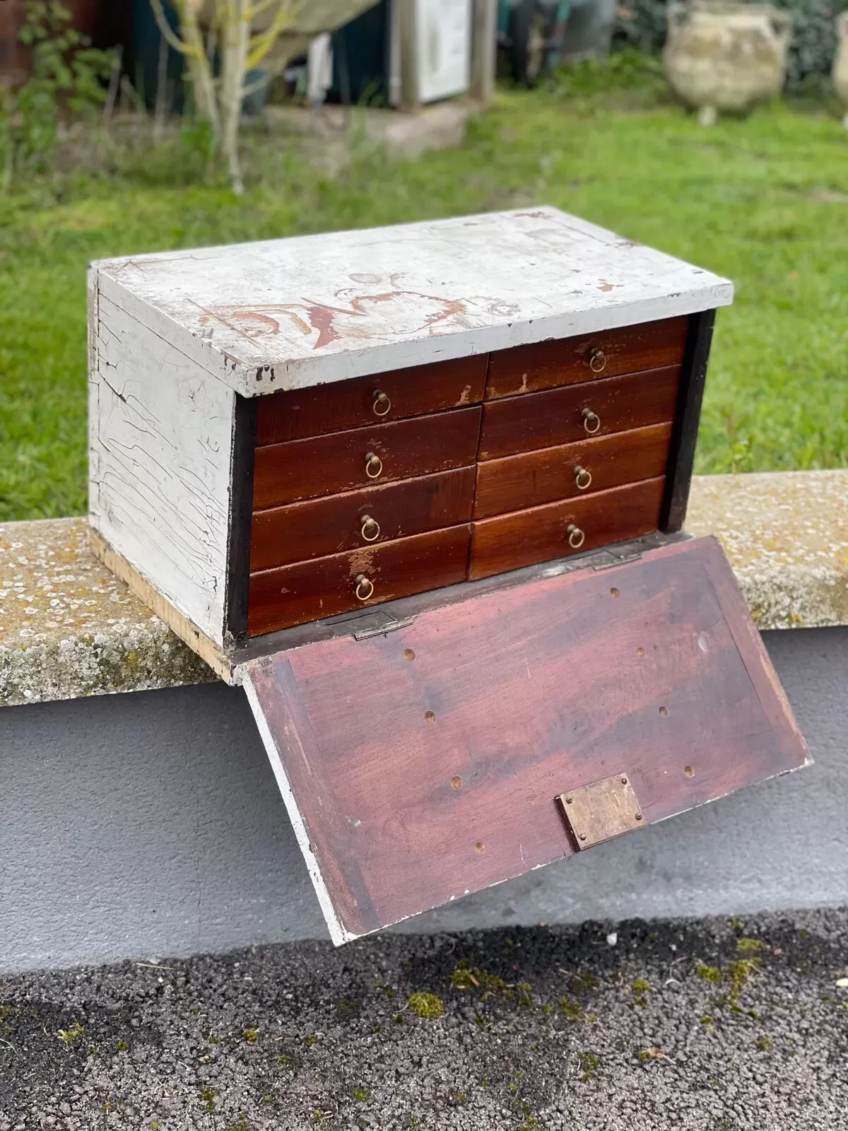 Illustration numéro 2 du produit Meuble d’atelier de métier à 8 tiroirs bijoutier