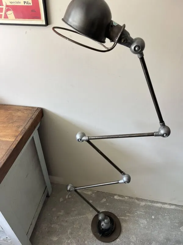 Illustration numéro 2 du produit Lampadaire Jielde