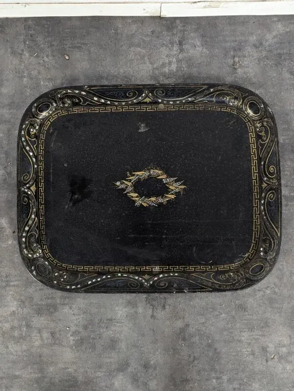 Illustration numéro 2 du produit Plateau en tôle époque Napoléon III