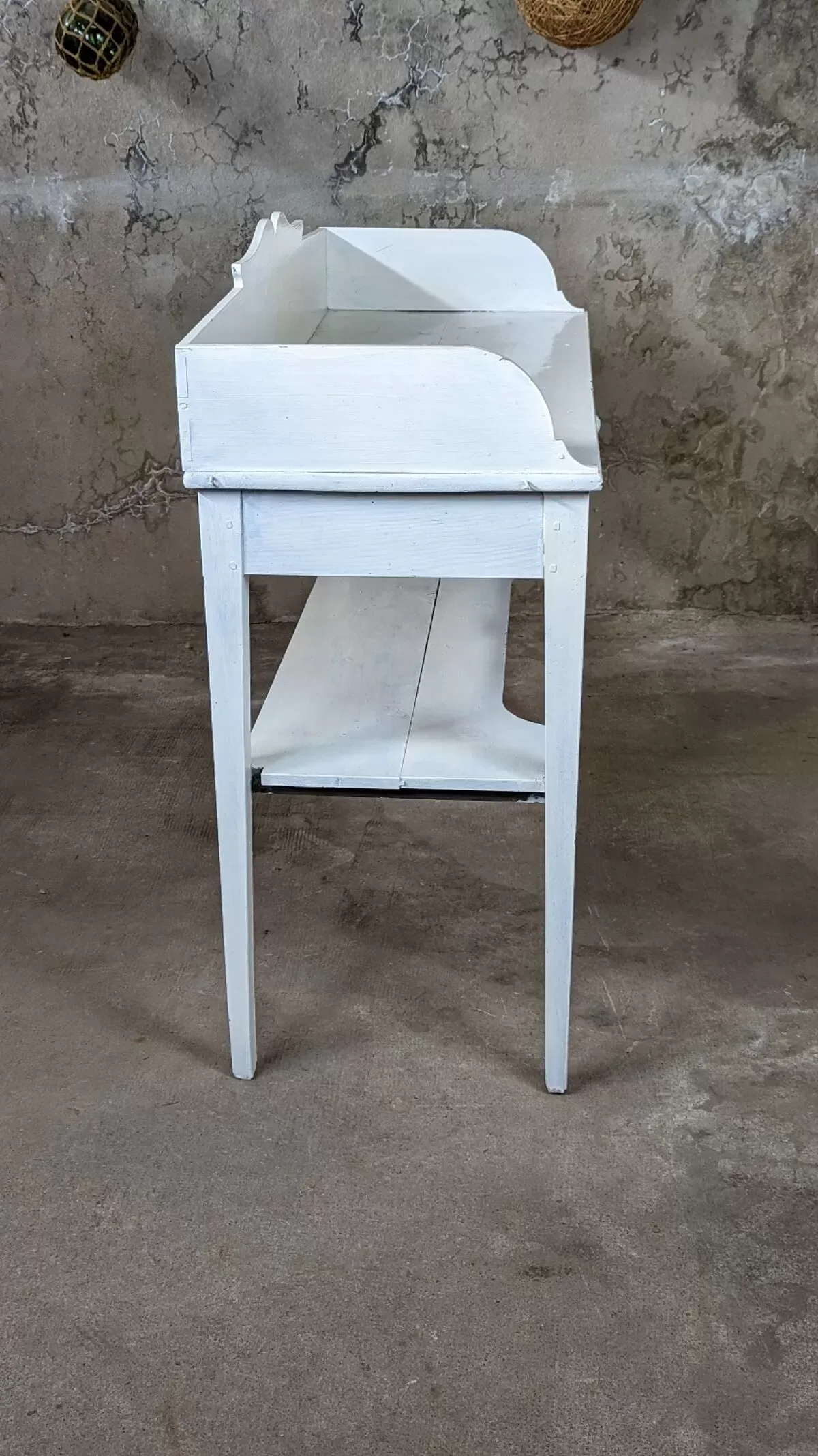 Illustration numéro 2 du produit Meuble de toilette Louis Philippe