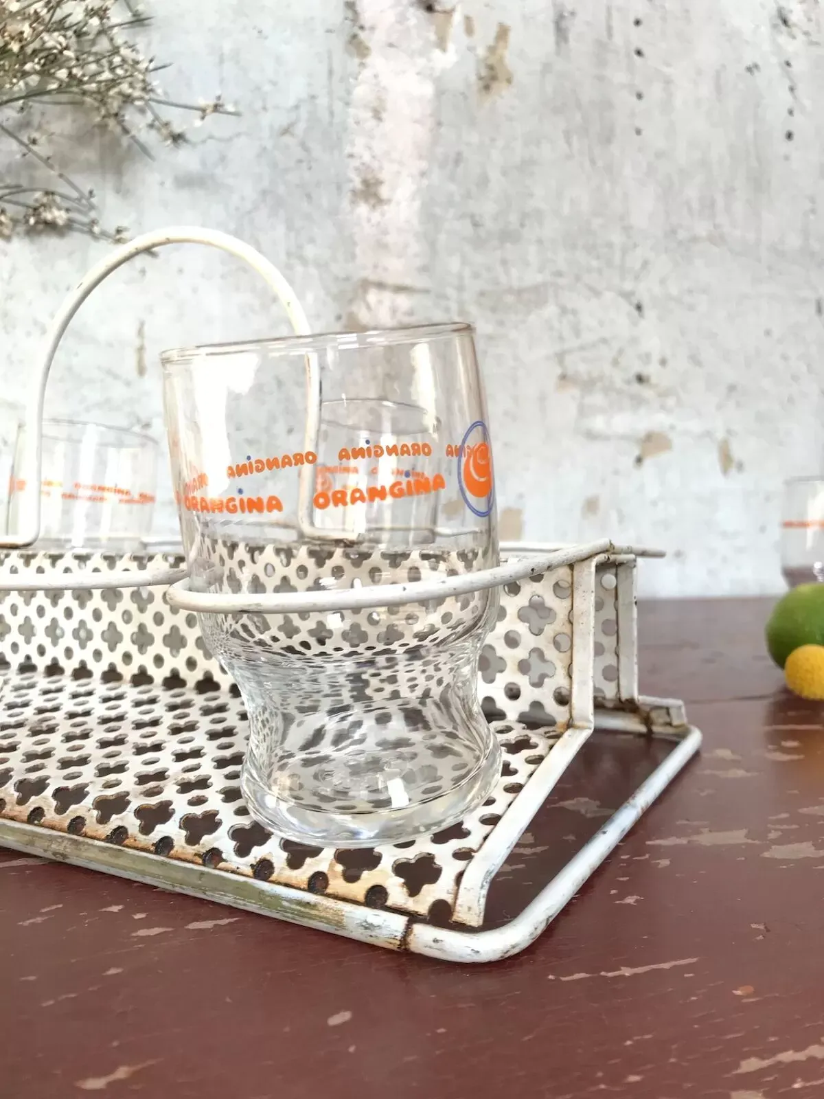 Illustration numéro 2 du produit Panier porte verres en tôle perforée